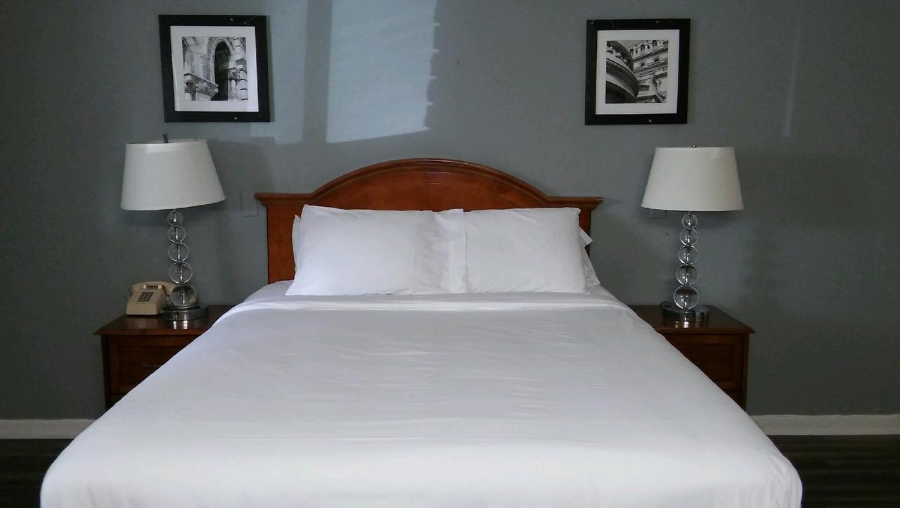 The Oak Motel ลากรอจ ภายนอก รูปภาพ