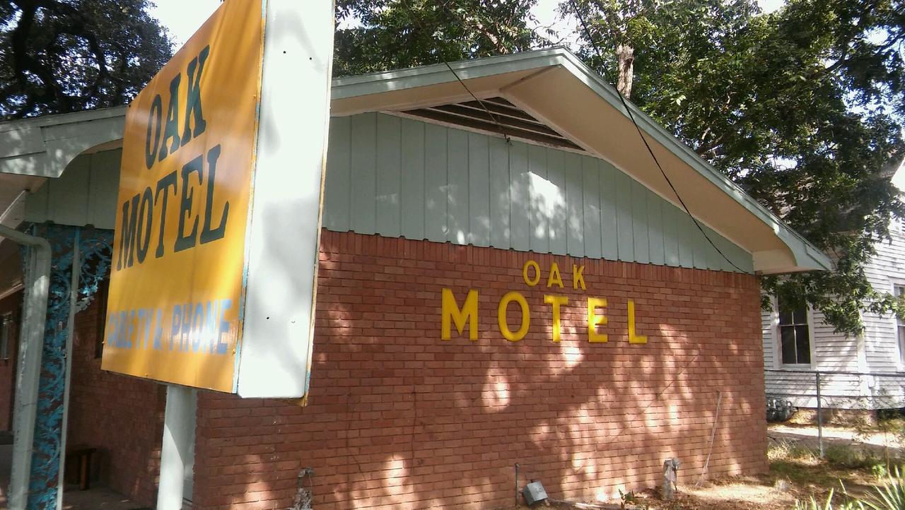 The Oak Motel ลากรอจ ภายนอก รูปภาพ