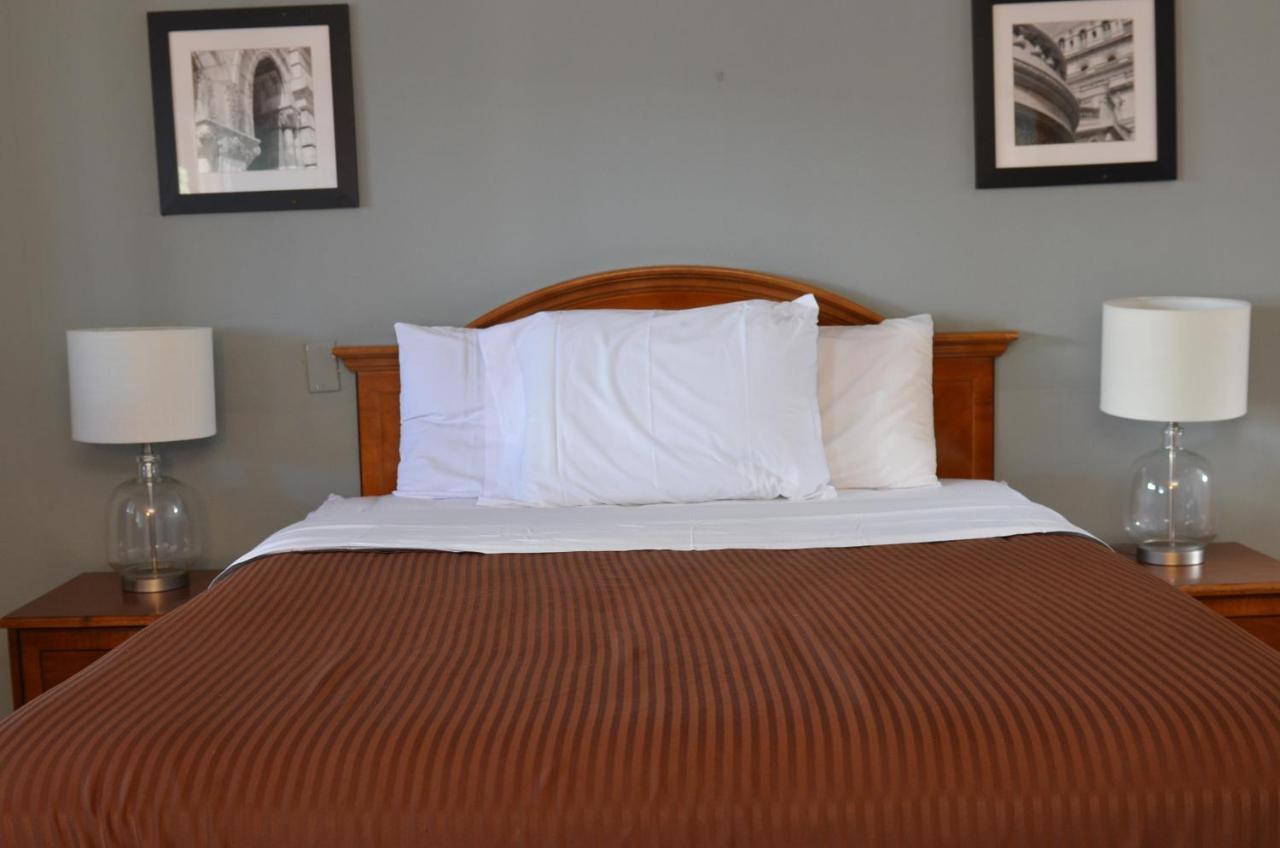 The Oak Motel ลากรอจ ภายนอก รูปภาพ