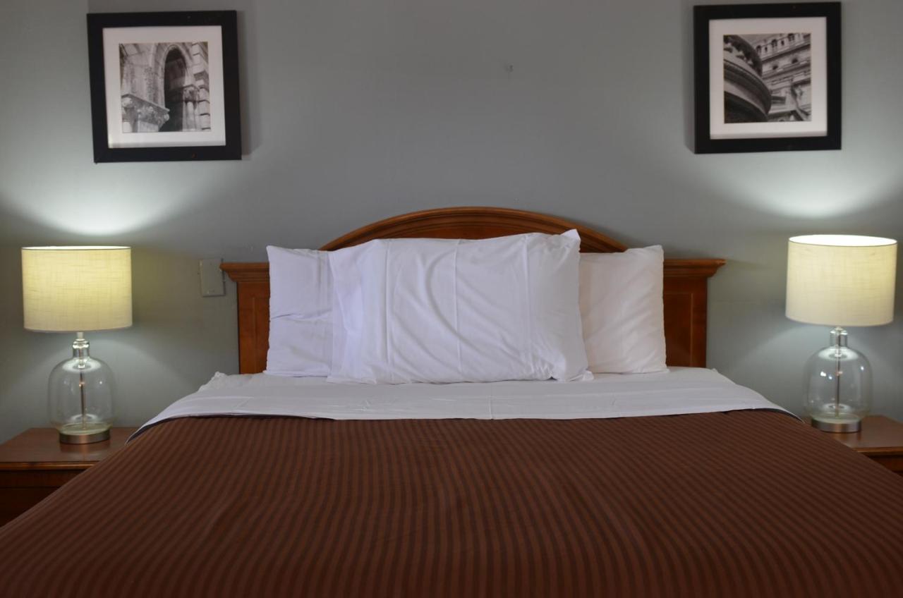 The Oak Motel ลากรอจ ภายนอก รูปภาพ