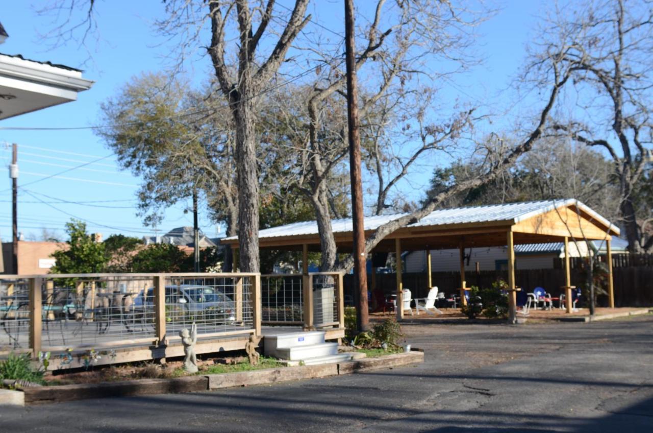 The Oak Motel ลากรอจ ภายนอก รูปภาพ